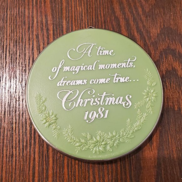 Vintage 1981 Hallmark Keepsake Green Plastic Christmas Ornament Unicorn Cameo - Picture 2 of 5